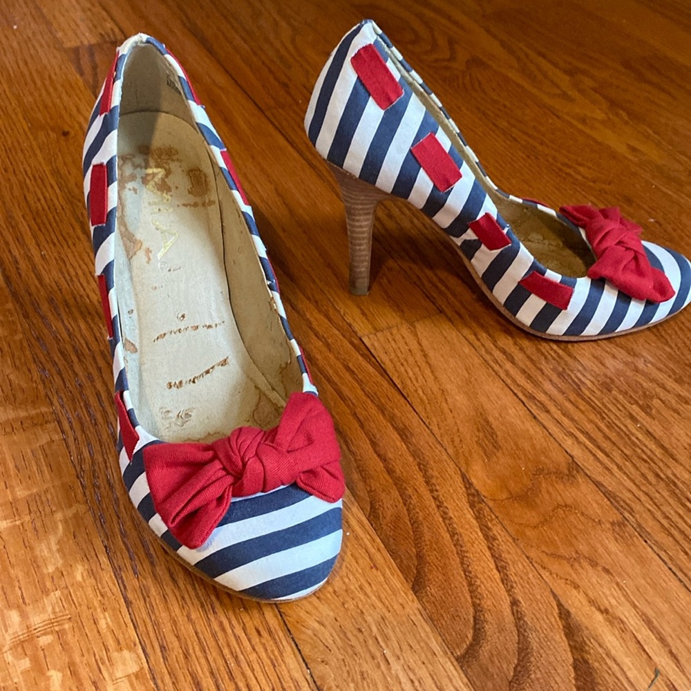 Patriotic Red white and Blue Heels MIA size 7
